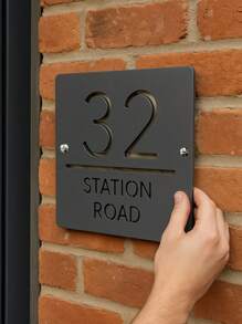 Placa personalizada con número de casa Placa de dirección personalizada Señal de puerta moderna con texto personalizado Placa de número de casa resistente a la intemperie de acrílico para montaje en pared Para entrada, patio y decoración del hogar Fácil instalación Regalo para nuevos propietarios Fiesta de inauguración de la casa Estilo moderno resistente al agua, ambiente cálido, renovación otoñal del hogar, acogedor hogar escandinavo