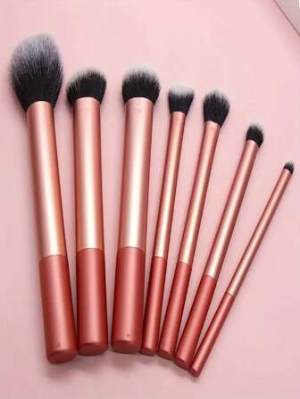 7 pièces Set de pinceaux de maquillage rouges, pinceaux de maquillage professionnels à poils de nylon pour tous les types de peau, avec manche, blush, fond de teint, contour, correcteur, ombre à paupières, kit d'outils de beauté