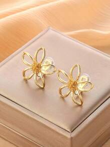 1 Paar modische fünfblättrige Blumenform Clip-On Ohrringe für Frauen, elegante Ohrringe für den täglichen Gebrauch und als Geschenk, geeignet für Damen