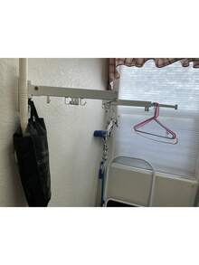 1/2/3 قطعة هذه الحاملة لتجفيف الملابس لها تصميم فريد، تُثبت على النافذة بمشابك سريعة ولا تتطلب ثقب أو إجراءات تركيب معقدة. سواء كانت نافذة بالطابق أو في فندق أثناء السفر، يمكن التعامل معها بسهولة