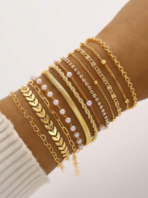 Set de 12 pulseras elegantes con diseños inspirados en el estilo vintage con cristales, perlas falsas, corazones, diseños geométricos y huecos, accesorios de muñeca de varias capas, sofisticados y de moda, apropiados para fiestas, regalos y uso diario