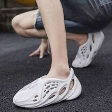 Men Women Clogs Foam Runners Hollow Sandals Foam Runner Shoes Slip-On Walking Platform Lightweight Cloud Slides Non-Slip Soft Runner Sandals Breathable Arch Support Sandals Breathable Non-Slip Beach Shoes Casual Fashion Sports Sandals One Pair - 白色 - 查看 2
