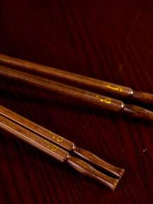 Cirelle 天然木质花朵图案筷子，防霉防滑，易清洁，木制筷子，适合家庭使用，农历新年，厨房用品，派对使用，家庭用餐，野餐必需品，露营用品 - 鏽棕色 - 查看 5