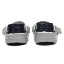 Crocs Sandalias tipo zuecos unisex con estampado de leopardo clásico, zapatos casuales/deportivos ligeros y cómodos 211287-100