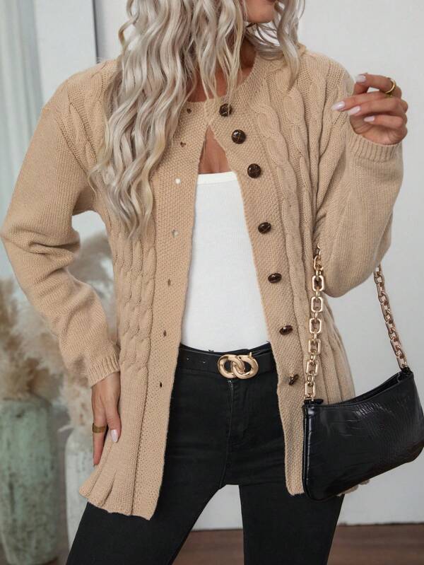 Zopfstrick-Knopf-Vorder-Strickjacke für den täglichen Herbstgebrauch
