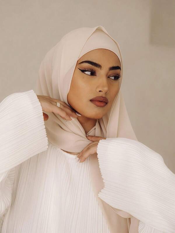 1pc 60*170cm Elegant Solid Color Chiffon Hijab Scarf For Women, Muslim Headscarf Shawl. This Long Muslim Hijab Is Modest And Versatile, Suitable For Prayer, Eid Celebrations, And Other Formal Or Casual Occasions. Ideal For Daily Outings, Traveling, Photo Shoots.