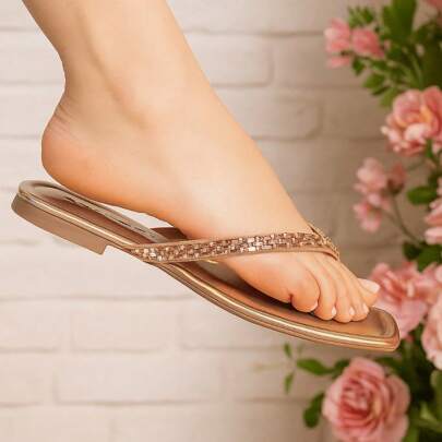 Rasteirinha Feminina com Pedrarias Conforto e Estilo em Cada Passo