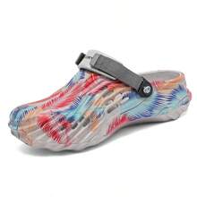 1 Pair Men's Lightweight Comfortable Mesh Clogs With Hollowed Out Design, Anti-Slip Garden Shoes, Casual Summer Sandals For Outdoor, Beach And Home Use, Random Asymmetrical Print On Uppers