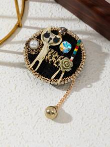 1 Pc Elegant Cute Cat Design, Sparkling Accessory, Golden Crystal Border, Collegiate Badge Style Women Brooch, Luxurious Jewelry Brooch Suitable For Dating, Everyday Wear, Gift