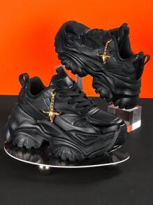 Tênis Esportivos Casuais Femininos, Acessórios para Sapatos com Colar Pingente Decorativo de Cabeça de Boi Metálica Punk, Tênis Esportivos de Estilo Escuro com Parte Superior de Malha Respirável, Sola Amortecedora Leve, Sapatos Casuais de Cadarço com Bico Redondo para Estudantes Universitárias, Adolescentes, Uso Diário, Encontros, Fitness, Escritório. Tênis Casuais de Plataforma Chunky de 7CM de Salto Alto, Salto Alto Preto para Todas as Estações