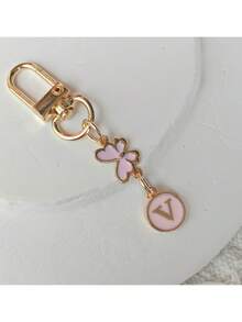 1 件金色蝴蝶字母钥匙扣、合金首字母情侣钥匙扣、背包配件 - 粉色 - 查看 29