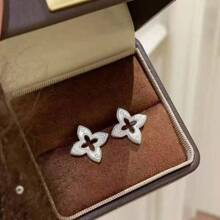 1 Pair Stainless Steel Exaggerated Gold Flower C-Shaped Hoop Earrings, Vintage Chic High-End Fashion Earrings For Women