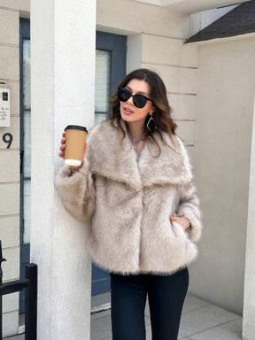 Abrigo de longitud media con cuello de piel sintética y forro de piel sintética, elegante y juvenil, nueva colección de otoño/invierno