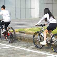 ENLEE Set de 7 piezas ENLEE Cuerda de remolque de bicicleta con retracción automática, cuerda de remolque duradera y ajustable con mosquetones resistentes, ideal para bicicletas de carretera y montaña, accesorio de ciclismo para uso al aire libre y viajes