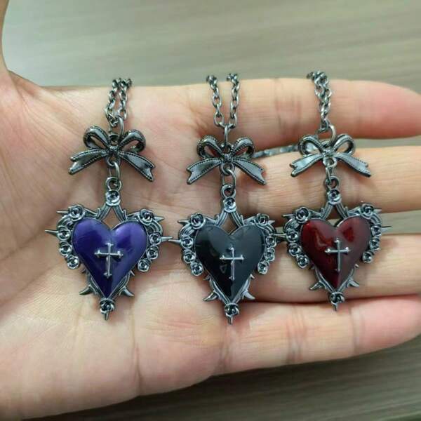 1pc Gothic Style Red & Black Heart, Butterfly, Cross Pendant Necklace, Vintage Millennium Bug Aesthetic Necklace