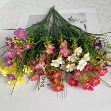 Juego de 24 piezas de flores de margarita artificiales resistentes a los rayos UV - Plantas falsas de plástico de múltiples colores vivos, adecuadas para jardín, porche, alféizar y decoración del hogar, ideales para bodas, compromisos, todas las estaciones, interior/exterior, sin recipiente, ideal para Pascua, Día de San Patricio