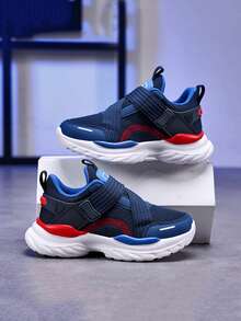 男童简约运动风格防滑轻便透气多功能低帮休闲跑鞋，四季皆宜