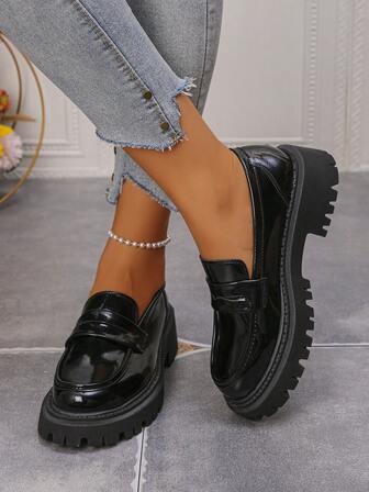2026 New Round Toe One-Strap Casual Anti-Slip Thick Sole British Punk School Style Casual Fashion, Comfortable, Slimming, Slip-On Outdoor Women Loafers, Student Shoes