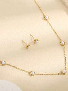 1 set Elegante collar de acero inoxidable con decoración de cuentas de plástico blanco y pendientes a juego de acero inoxidable, adecuado para uso diario o fiestas de mujeres, puede ser un regalo en días festivos