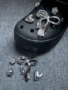 8pcs Set Fashionable Silver Oversized Bow, Heart Shaped DIY Accessories, Suitable For Sports Shoes And Shoelace Decoration, Personal Apparel, Holiday & Birthday Gift