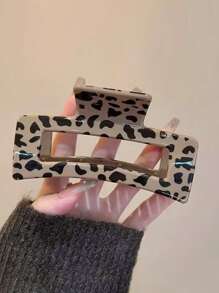 2 eleganckie, minimalistyczne spinki do włosów z nadrukiem w panterkę, spinka do włosów do codziennej fryzury, modne, stylowe i urocze akcesoria do włosów, prezent na Dzień Matki, modna kopertówka do włosów na święta, spinki do włosów dla kobiet, jesienno-zimowe, wakacyjne stylizacje dla kobiet