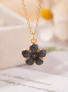 1pc Fashion Personalized Minimalist Floral Pendant Necklace, Suitable For Daily Decoration And Wearing, Makes A Great Gift For Family, Friends, Classmates, And Girls