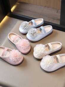 Sandalias de verano para niñas bebés, nuevo estilo 2025, zapatos de princesa con gran flor para un pie para niñas pequeñas, estilosos y frescos chanclas
