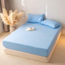 1 pièce Drap-housse en coton doux, résistant aux rides et respirant, de couleur unie comme un nuage. Drap-housse élastique sur 360°. Design simple et frais. Convient comme cadeau pour les parents, la famille et les amis lors des fêtes et des rassemblements.
