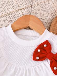 2 sztuki/zestaw Młoda dziewczyna stylowy casual biały dzianinowy kardigan i czerwona plisowana spódnica strój, nadaje się na imprezę, wyjście, wakacje, do noszenia w pomieszczeniach, na wiosnę i jesień