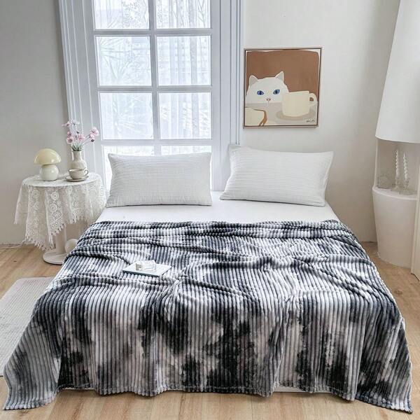 1pc Polyester Flannel Blanket, Gradient Color Printed Cow Pattern Wool Blanket For Home Bedroom Sofa Office Nap, Warm Soft Blanket, Comfortable For All Seasons