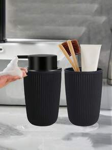 bộ đồ hai mảnh màu đen