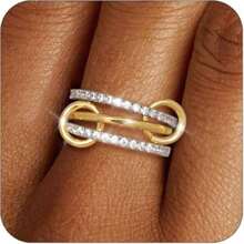 Set de 3 anillos de mujer de moda: Anillo de cobre incrustado con circonita cúbica, anillo de banda lisa de acero inoxidable, y anillos apilables chapados en oro de 14K, adecuados para uso diario, fiestas y como regalo