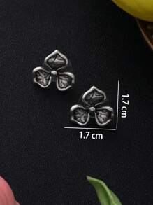 Ensemble de bijoux réglable en alliage de zinc pour femmes - collier et boucles d'oreilles. Motif trèfle chanceux vintage argenté gothique. Polyvalent pour un port quotidien, les festivals de musique, les fêtes. Cadeau unique.