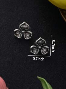 Ensemble de bijoux réglable en alliage de zinc pour femmes - collier et boucles d'oreilles. Motif trèfle chanceux vintage argenté gothique. Polyvalent pour un port quotidien, les festivals de musique, les fêtes. Cadeau unique.