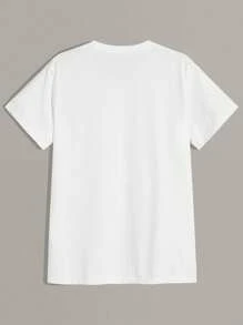 Camiseta blanca de manga corta con estampado de rayas en blanco y negro y letras, estilo casual de calle para hombres de talla grande