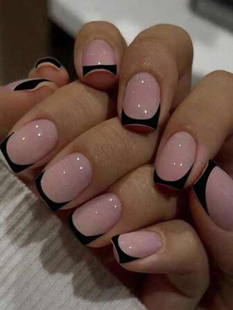 24 Pieces Of Short Square Pressed Fake Nail Patches, Black Contrasting Cool Japanese And Korean Style Female Nail Patches, Fashionable Fingertips, Equipped With 1 Piece Of Jelly Glue And 1 Piece Of Friction Strip, Suitable For Women's Gatherings, Dances, Daily Casual Wear, Detachable And Reusable