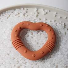 Bacchetta da dentizione a forma di cuore in silicone per bebè, giocattolo da masticare per la cura dei denti del bambino con più punti di stimolazione