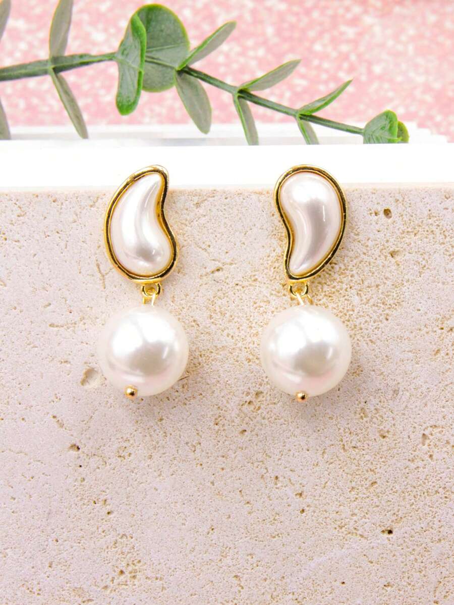 1 Pair Unique Comma Shaped Women Dangle Earrings