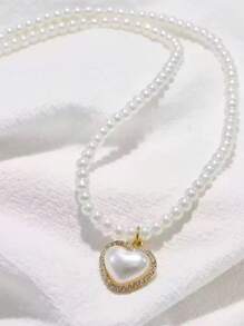 Collar elegante de perlas falsas para mujer, collar con colgante en forma de corazón clásico, collar versátil de verano