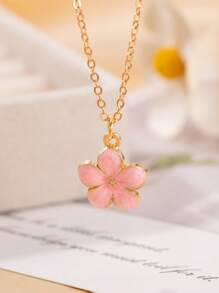 1pc Fashion Personalized Minimalist Floral Pendant Necklace, Suitable For Daily Decoration And Wearing, Makes A Great Gift For Family, Friends, Classmates, And Girls