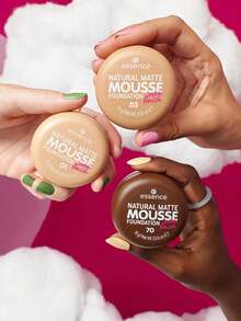 Essence 1瓶（16克/0.56盎司）柔滑慕斯粉底液01号，温和不刺激，慕斯质地，丝滑触感，天鹅绒般柔滑，哑光妆效，自然遮瑕，轻盈贴合肌肤，天然成分，亲肤配方 - 01 - 查看 9