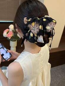 1个女士浪漫碎花蝴蝶结发夹，优雅甜美，可为盘发、马尾辫增添蓬松感，适合日常、派对、办公、旅行等各种场合，是时尚发饰、美发爪夹、优雅发夹、波西米亚风发爪夹、秋冬度假装扮、女士花朵发夹等夏季配饰。 - 彩色 - 查看 6
