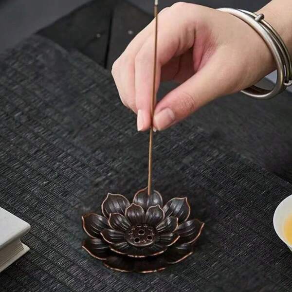 1 Pieza de Soporte de Fragancia de Aleación de Cobre, Quemador de Varillas de Fragancia en Forma de Flor de Loto, Fragancia para el Hogar, Yoga, Sauna, SPA, Soporte Poroso en Forma de Flor Retro, 2 Colores