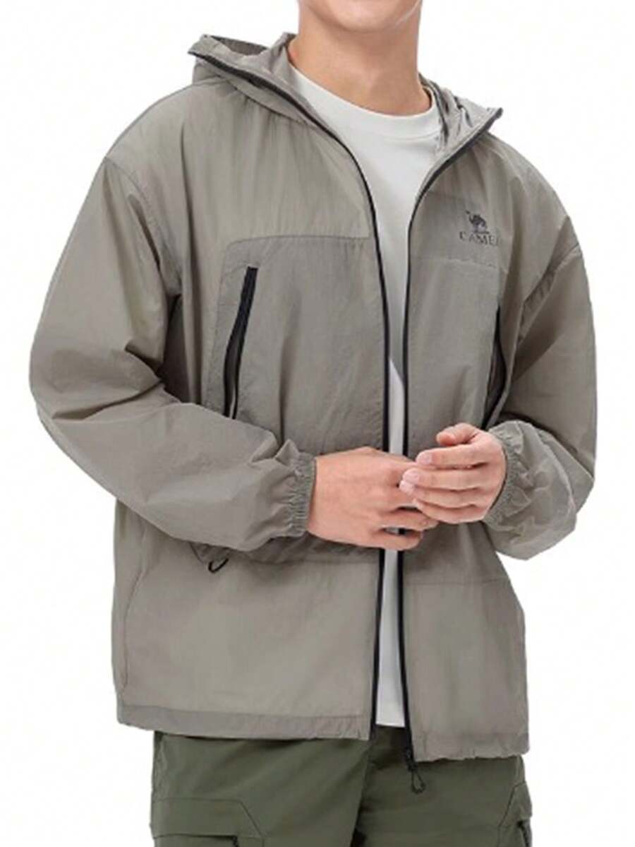 CAMEL CROWN Chaqueta protectora solar estándar para hombres, chaqueta ligera de protección solar para primavera y verano, chaqueta con protección UV - Gris desierto - Ver 1