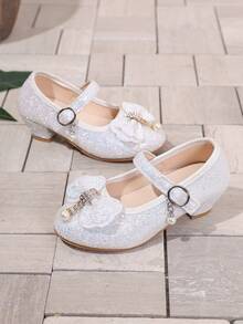 1双儿童时尚户外高跟鞋