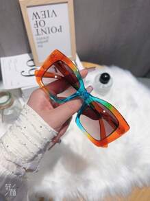 1pc Women's Fashion Square Glasses, High Quality Gradient Frame, Street-Style PC Temple, Spring-Loaded Legs, Versatile & Vintage For Daily Wear