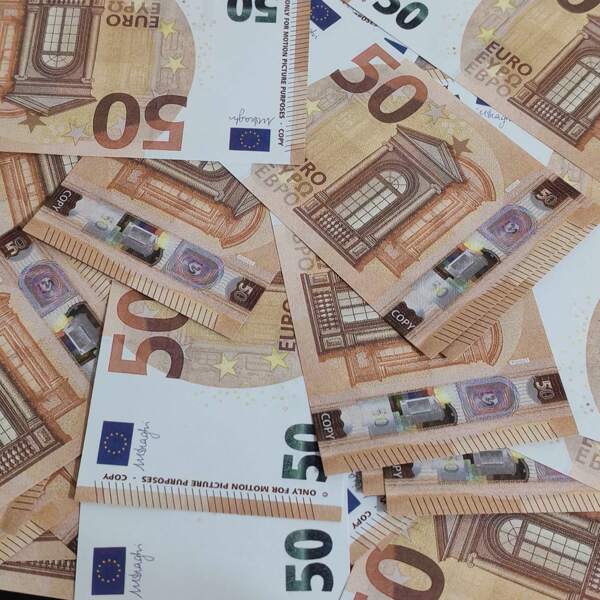 1 set de recuzită pentru jocuri de petrecere în miniatură, versiunea de 3 cm * 1,5 cm, replică a denominației de 50 de euro, 20/40 buc. recuzită pentru jocuri de petrecere, dimensiune normală, replică a denominației de 50 de euro, recuzită de divertisment, hârtie pentru decorațiuni de Anul Nou, cadouri de Anul Nou, hârtie pentru buchete de Ziua Îndrăgostiților, cadouri de sărbători, hârtie pentru recuzită de petrecere, hârtie pentru recuzită de film și televiziune, hârtie pentru recuzită de filmare, hârtie pentru recuzită în euro este cea mai bună recuzită pentru a arăta bogăția.