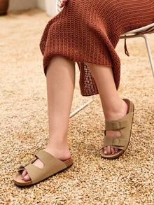 Tropiscape Sandálias Rasteiras Pretas de Praia Simples e Confortáveis com Abertura nas Costas, Ideal para Férias, Outono, Natal e Presentes de Natal