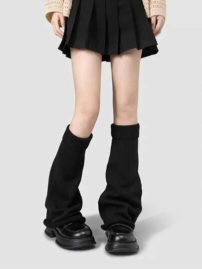 زوج من جوارب النساء ذات اللون الأحادي ذات الذيل الخاص المميز