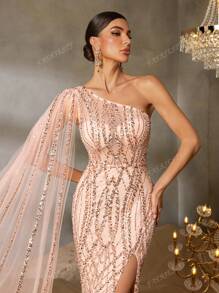 Faeriesty Faeriesty Asymmetric One-Shoulder Evening Gown With Flowing Organza Drape, Embellished Waist Detail, Dramatic Thigh-High Slit & Mermaid Fishtail Hem – Elegant Formal Dresses For Red Carpet Events, Black-Tie Galas, Luxury Wedding Receptions, Fashion Showcases, Award Ceremonies